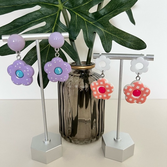 1970's Inspired Flower Dangle Earrings - Groovy Retro Pop-of-Color Earrings - Picture 10 of 14